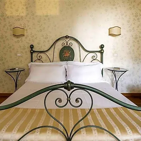 Hotel Relais Parco Dei Cavalieri 3*